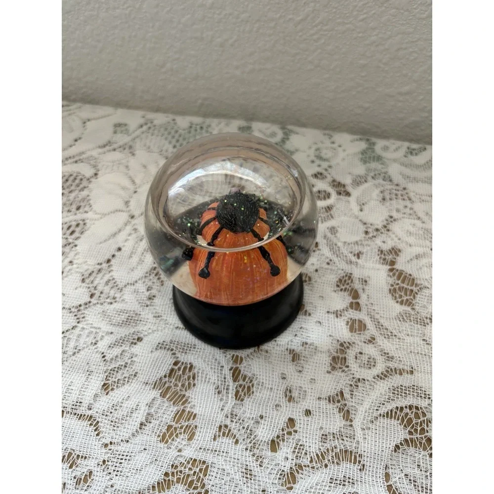 Vintage Halloween Jack-O'-Lantern Spider Water Globe